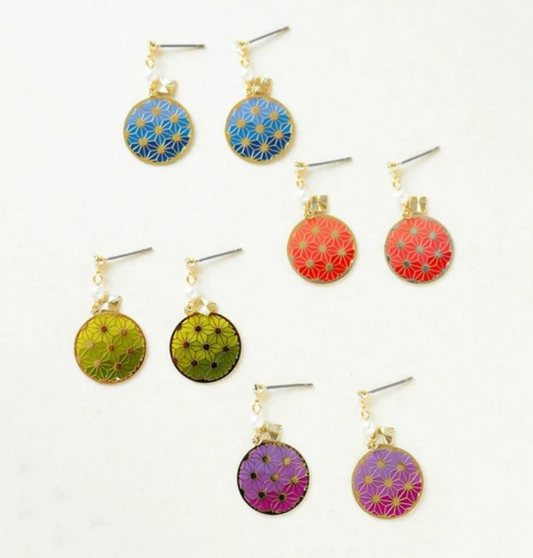 Hemp leaf earrings with titanium post (4 colors)