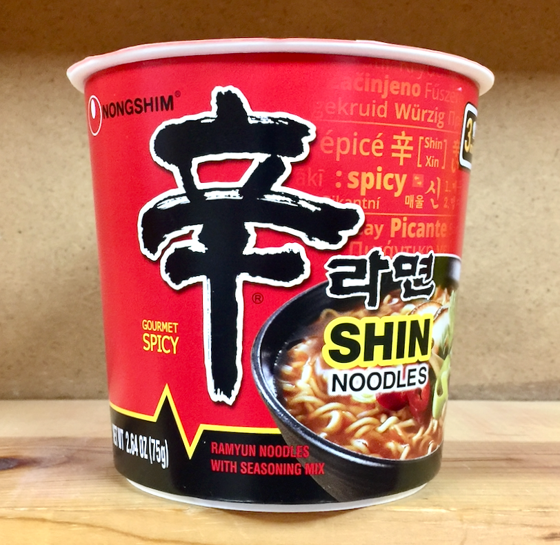 Nongshim Shin 辣牛肉拉面杯 2.6 盎司 6 份（450 克）🌶 