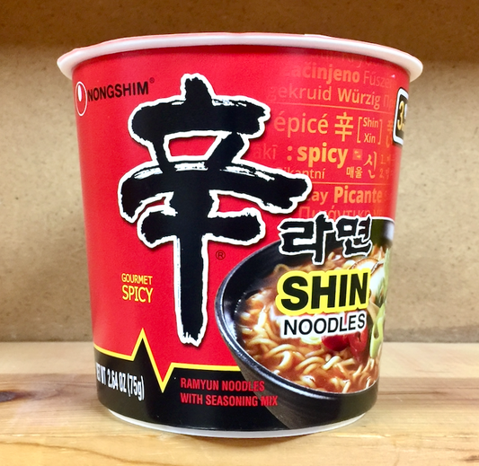 Nongshim Shin 辣牛肉拉面杯 2.6 盎司（75 克）🌶