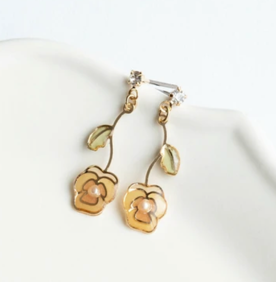 Flower earrings with titanium post (3 colors)