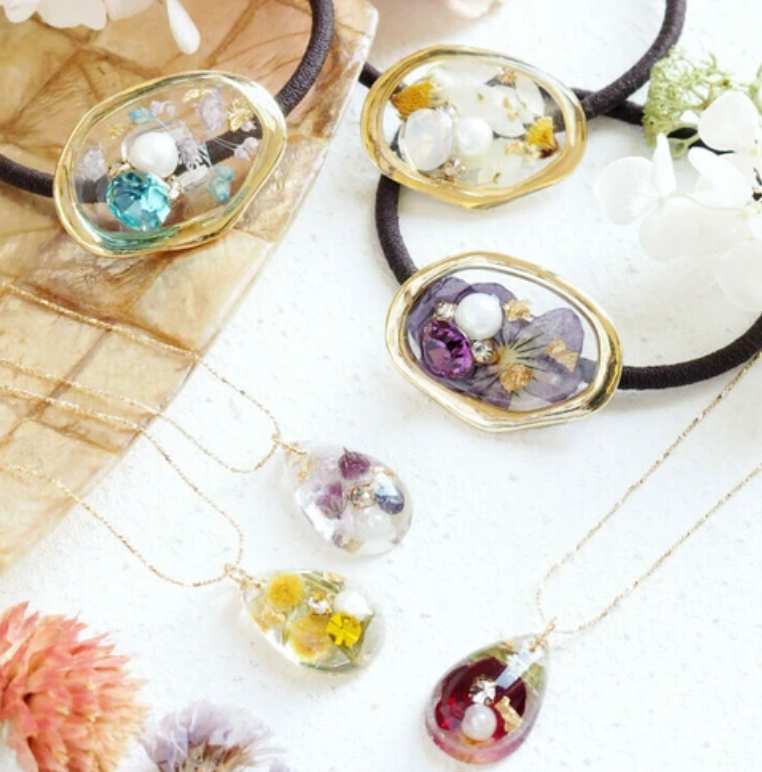 Birthday stone & dried flower hair band