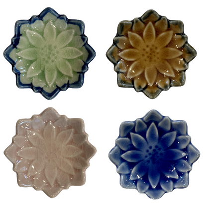 Minoyaki ware chopstick rest - flower series (4 colors)
